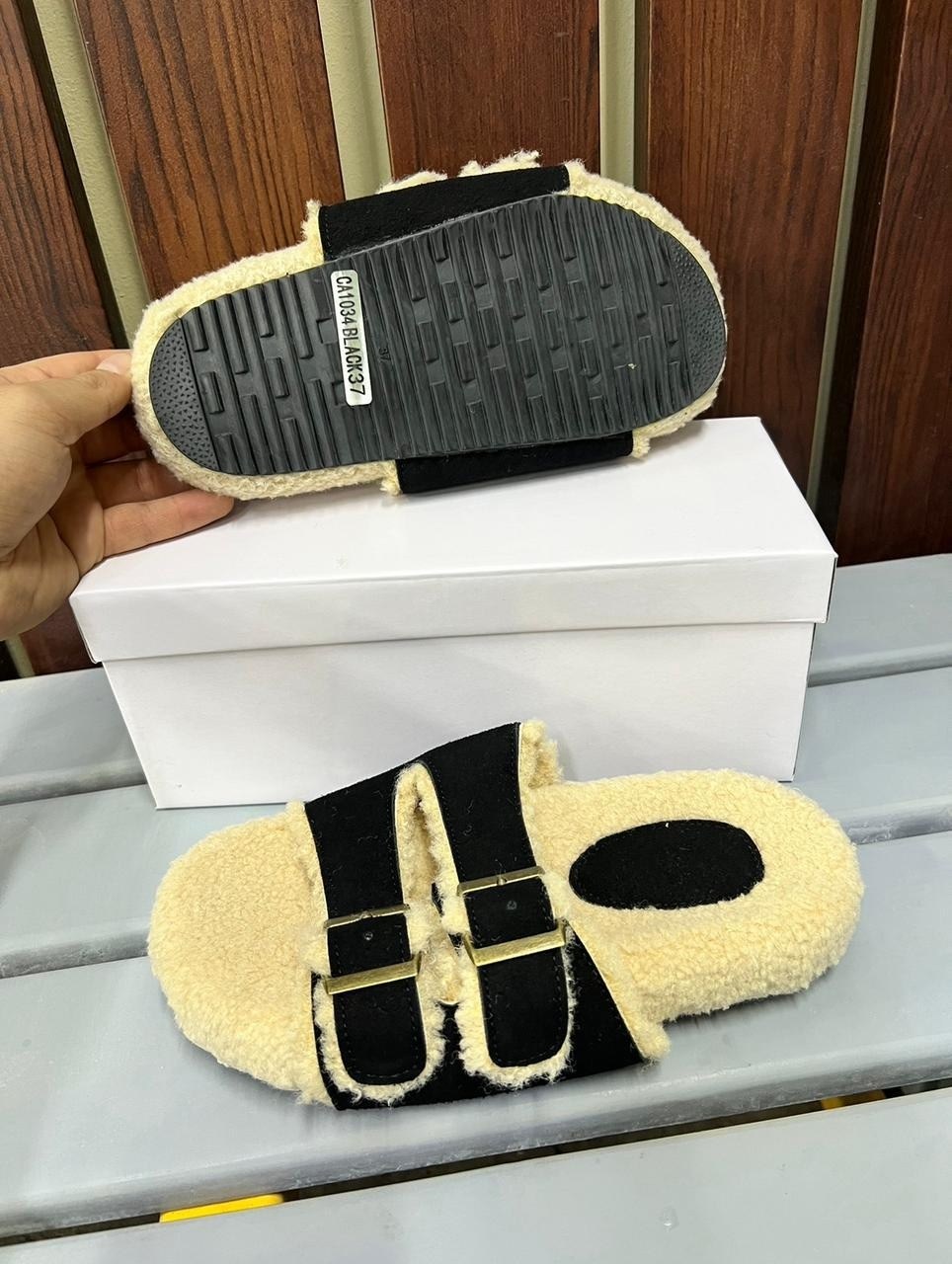 меховые тапочки,тапочки модные,тапки кристиан диор,шлепанцы меховые,тапки женские