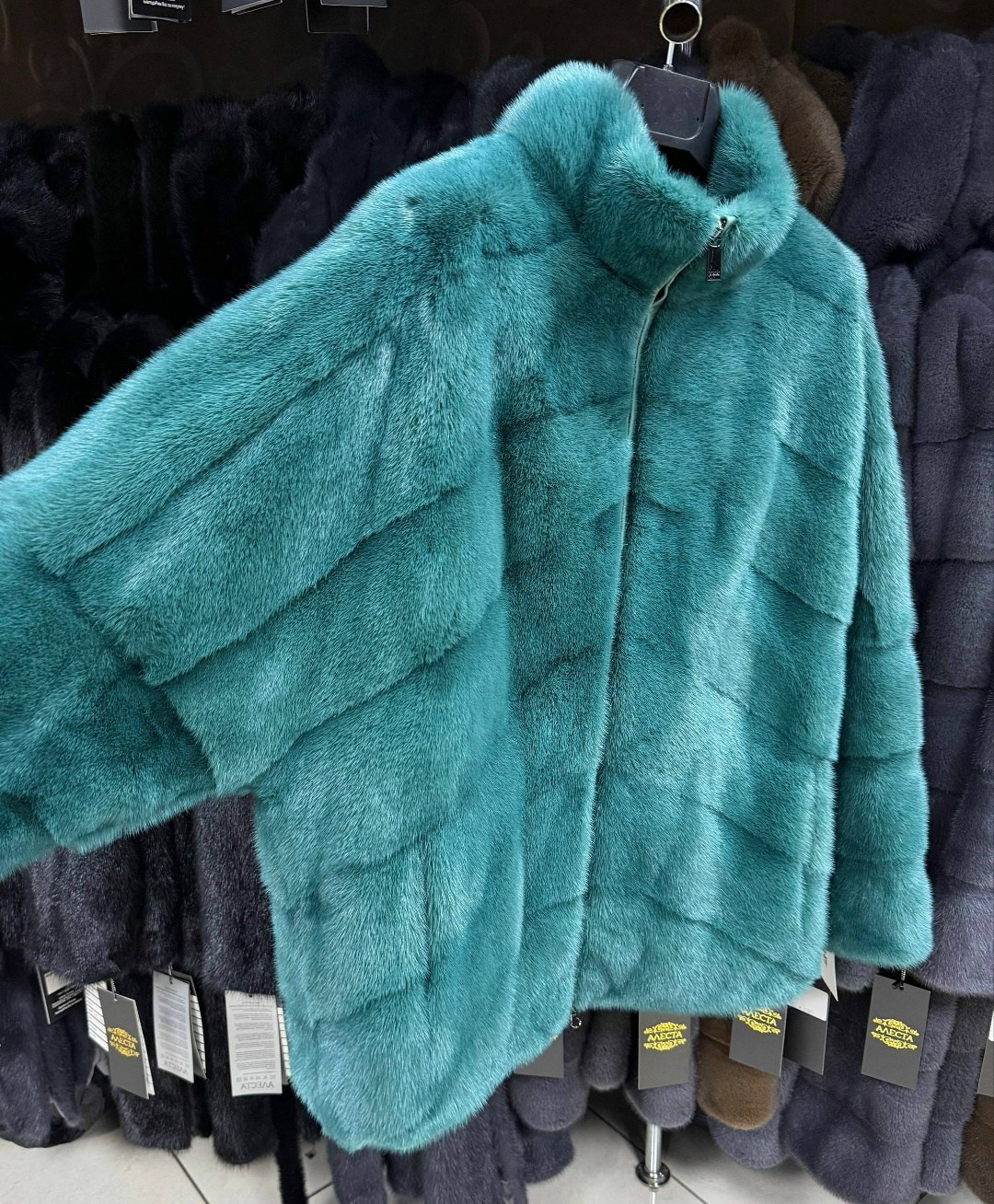шубка из меха импортной норки,норковая шуба,шуба норковая бирюзовая,шуба норковая цвет изумруд,норковый полушубок в изумрудном цвете