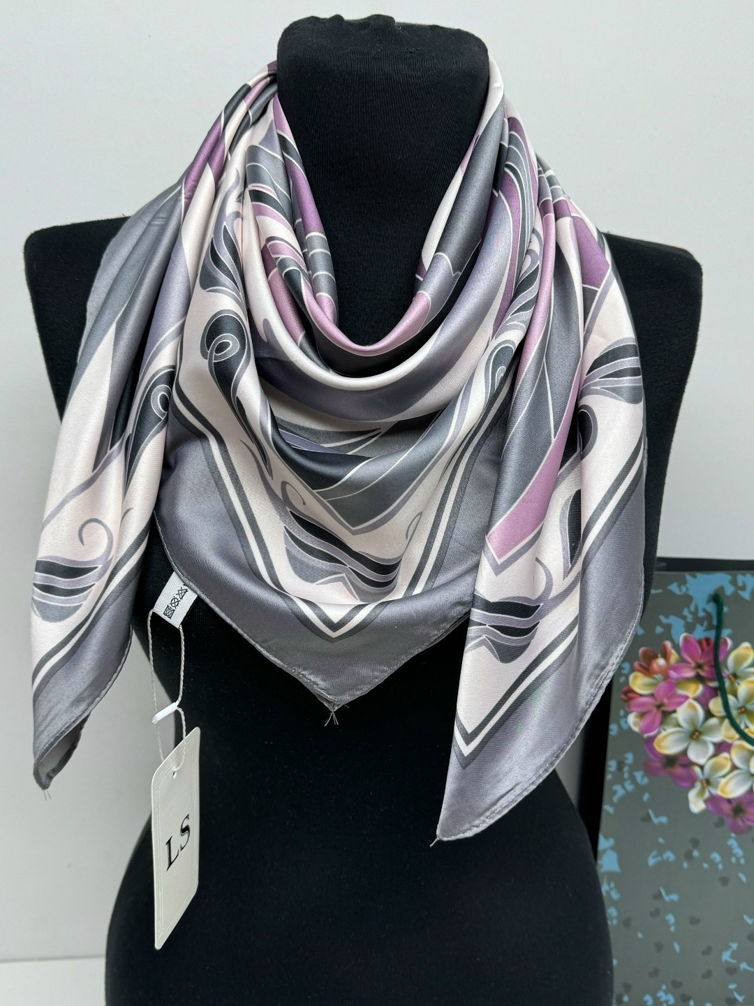 шелковый женский платок,платки шелковые,платки женские,платки шарф,атласный платок