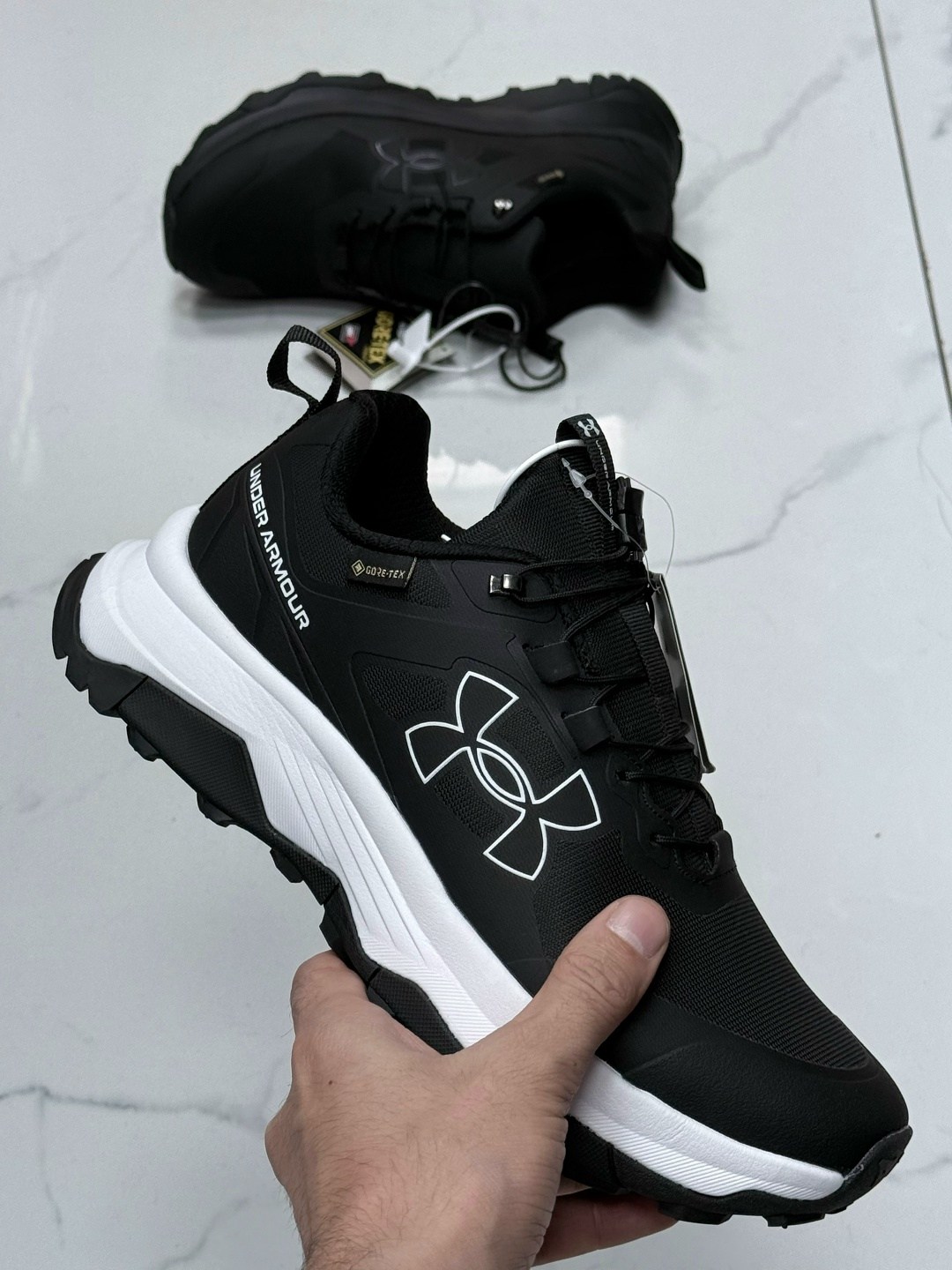 кроссовки,женские кроссовки,треккинговые кроссовки,мужские кроссовки,оригинальные кроссовки