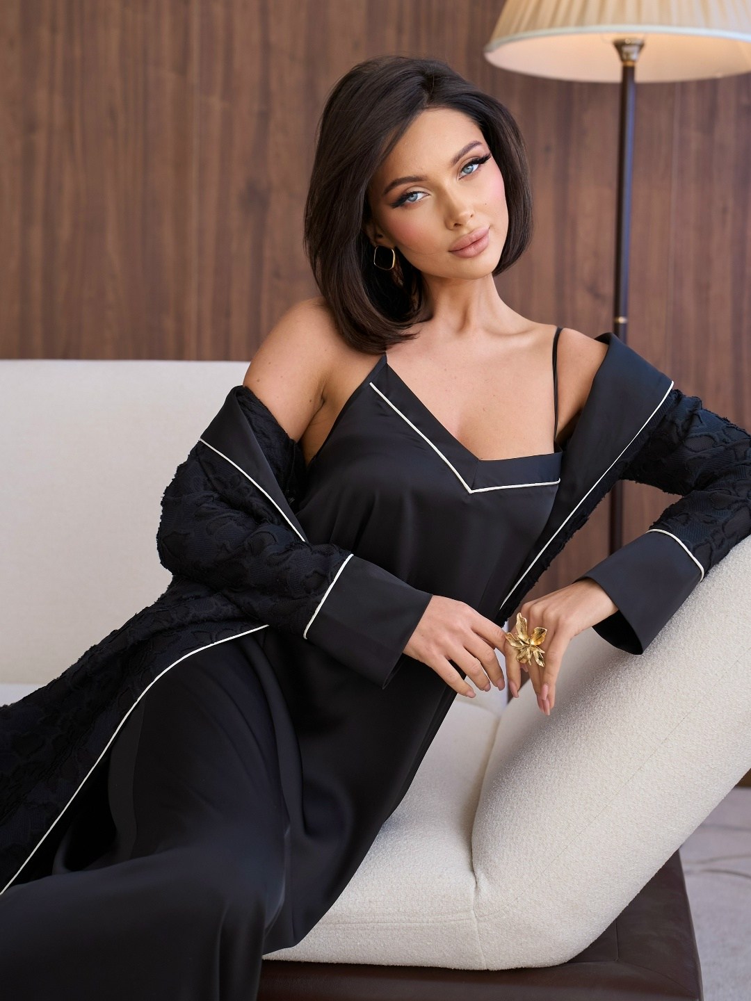 шелковый женский халат,брюнетка,красавица брюнетка,халат короткий шелковый didisi