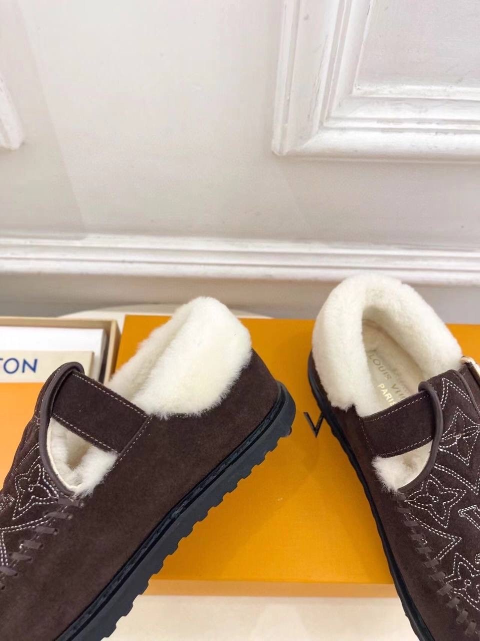 женские замшевые ботинки louis vuitton colorado comfort на меху черные,женские лоферы louis vuitton,женские замшевые ботинки louis vuitton colorado comfort на меху бежевые,ботинки louis vuitton,туфли