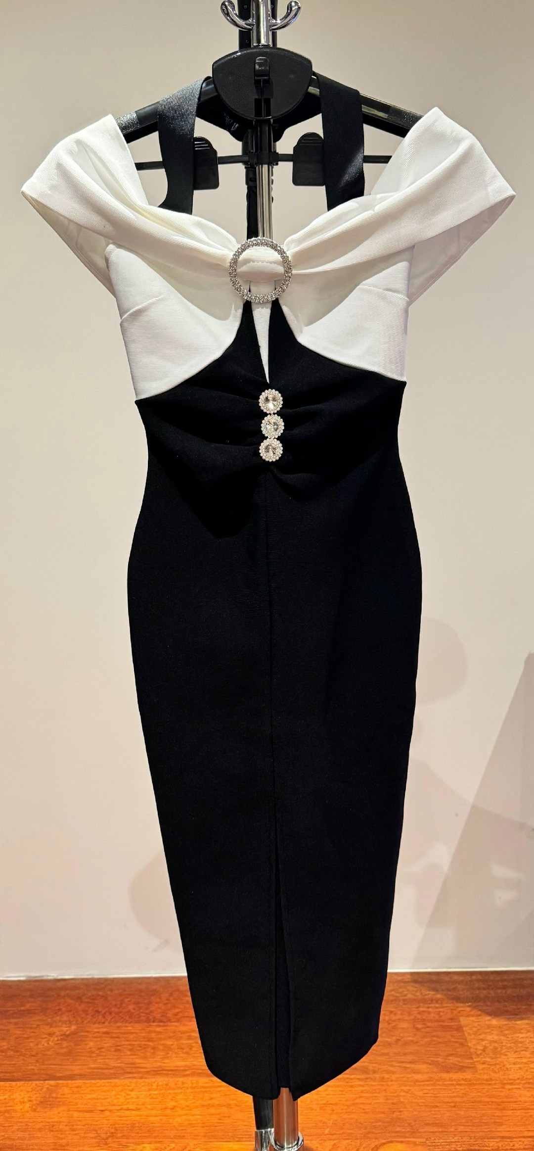 элегантное вечернее платье,элегантное платье,коктейльное платье,платье короткие,стильное платье