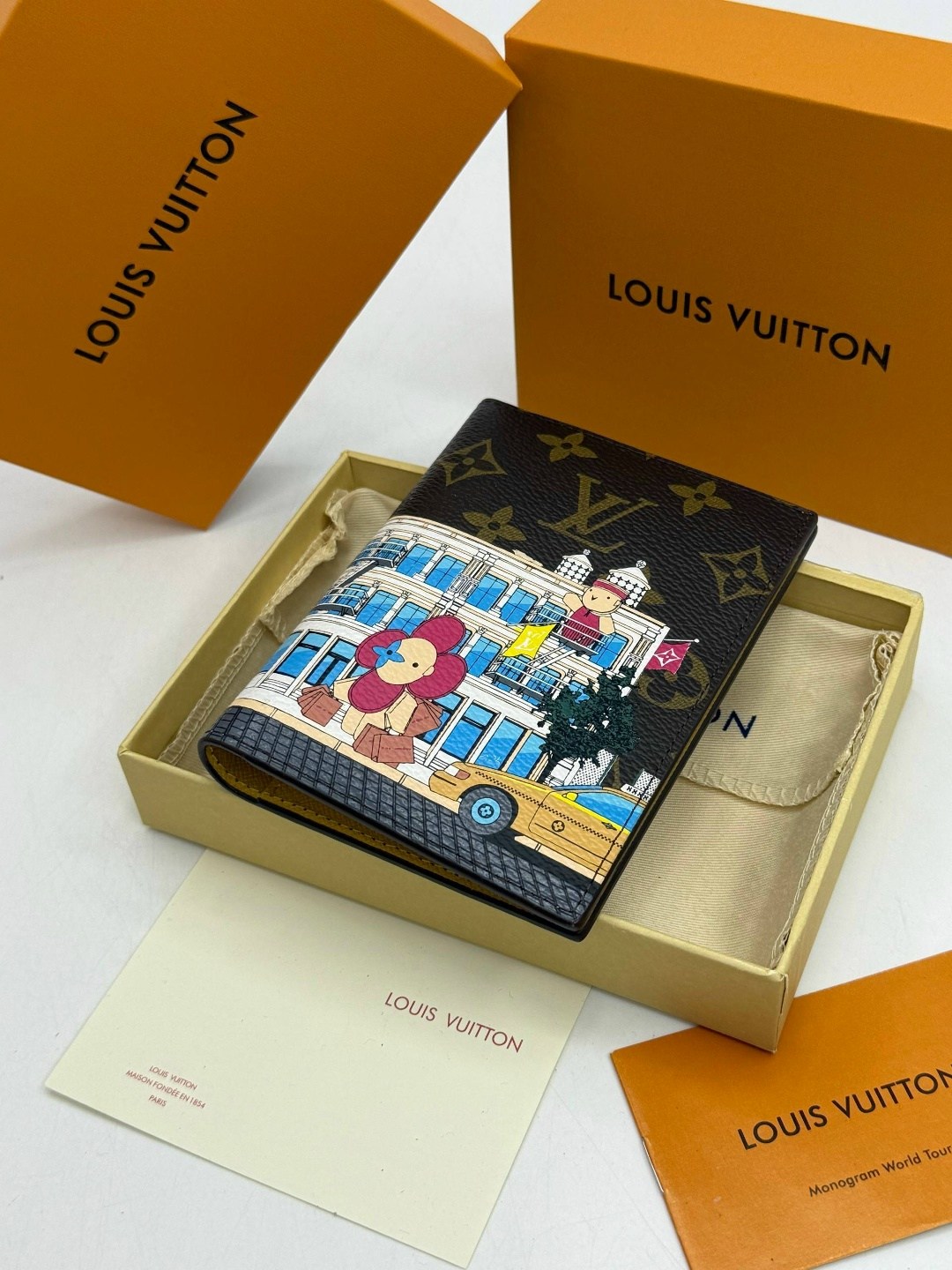 обложка на паспорт louis vuitton,женская обложка на паспорт louis vuitton,кошелек louis vuitton,обложка для документов louis vuitton,louis vuitton wallet & passport cover holder vivienne holiday holly