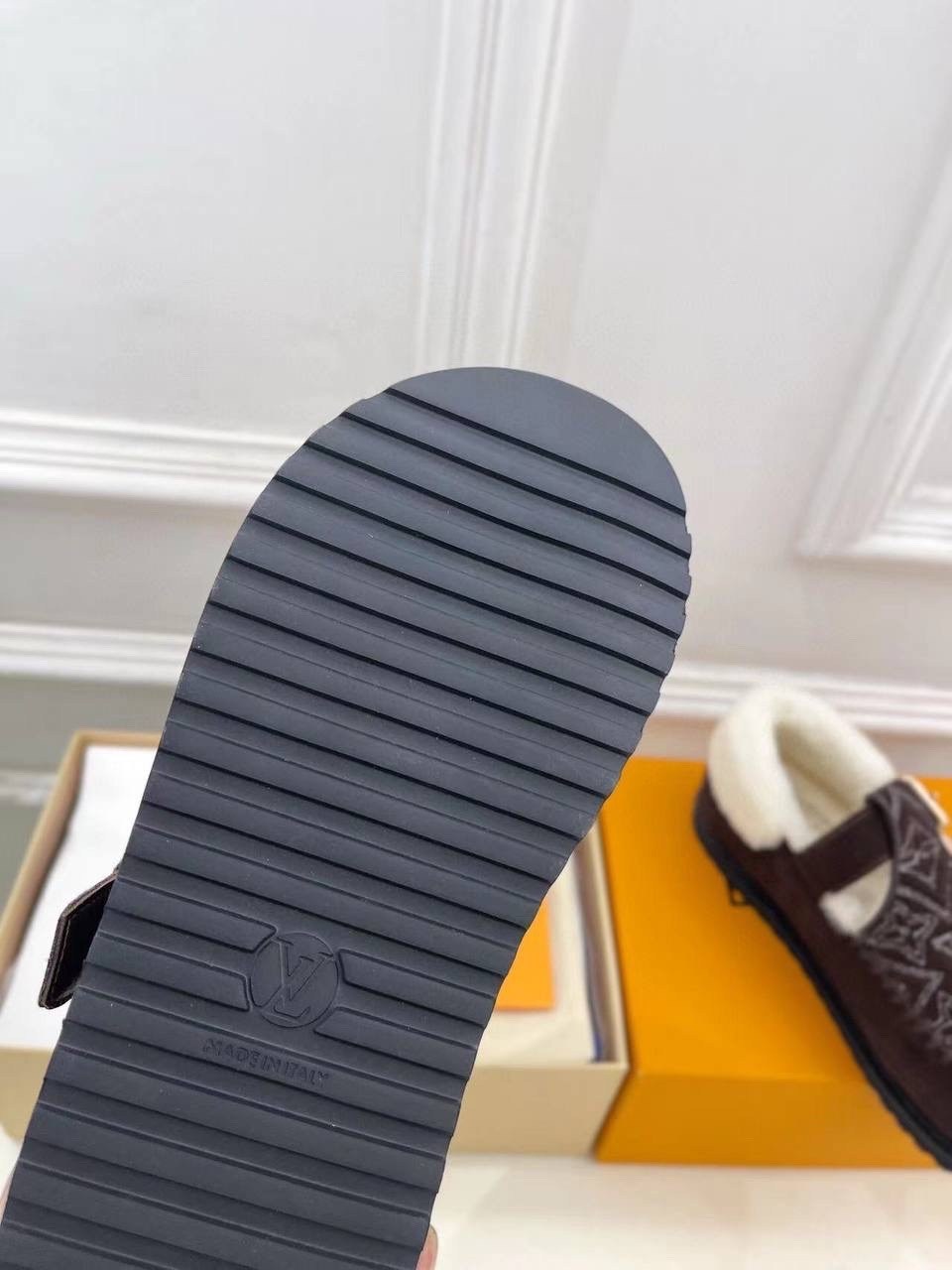 женские замшевые ботинки louis vuitton colorado comfort на меху черные,женские лоферы louis vuitton,женские замшевые ботинки louis vuitton colorado comfort на меху бежевые,ботинки louis vuitton,туфли