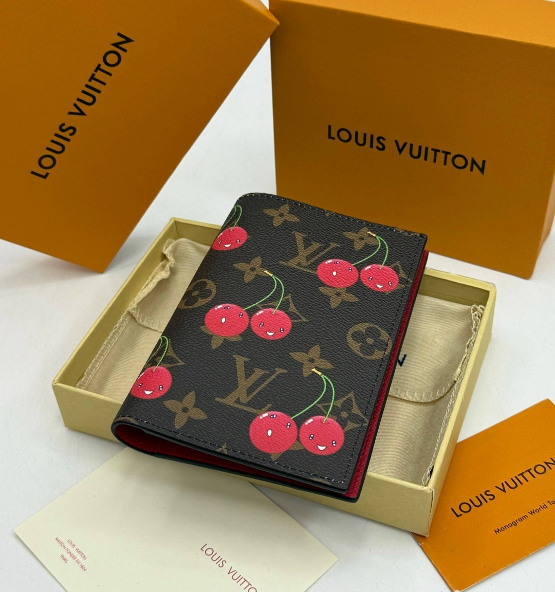 обложка на паспорт louis vuitton,женская обложка для паспорта louis vuitton,обложка на паспорт louis vuitton арт. 8e5b3,обложка для паспорта louis vuitton 14 х 10см,женская обложка для паспорта louis
