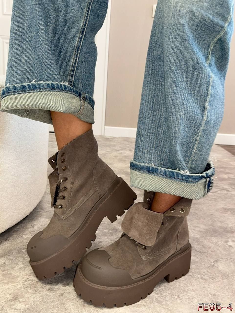 ,ботинки осенние balenciaga,ботинки осенние balenciaga premium shoes цвет серый гранит,ботинки челси balenciaga,женские ботинки