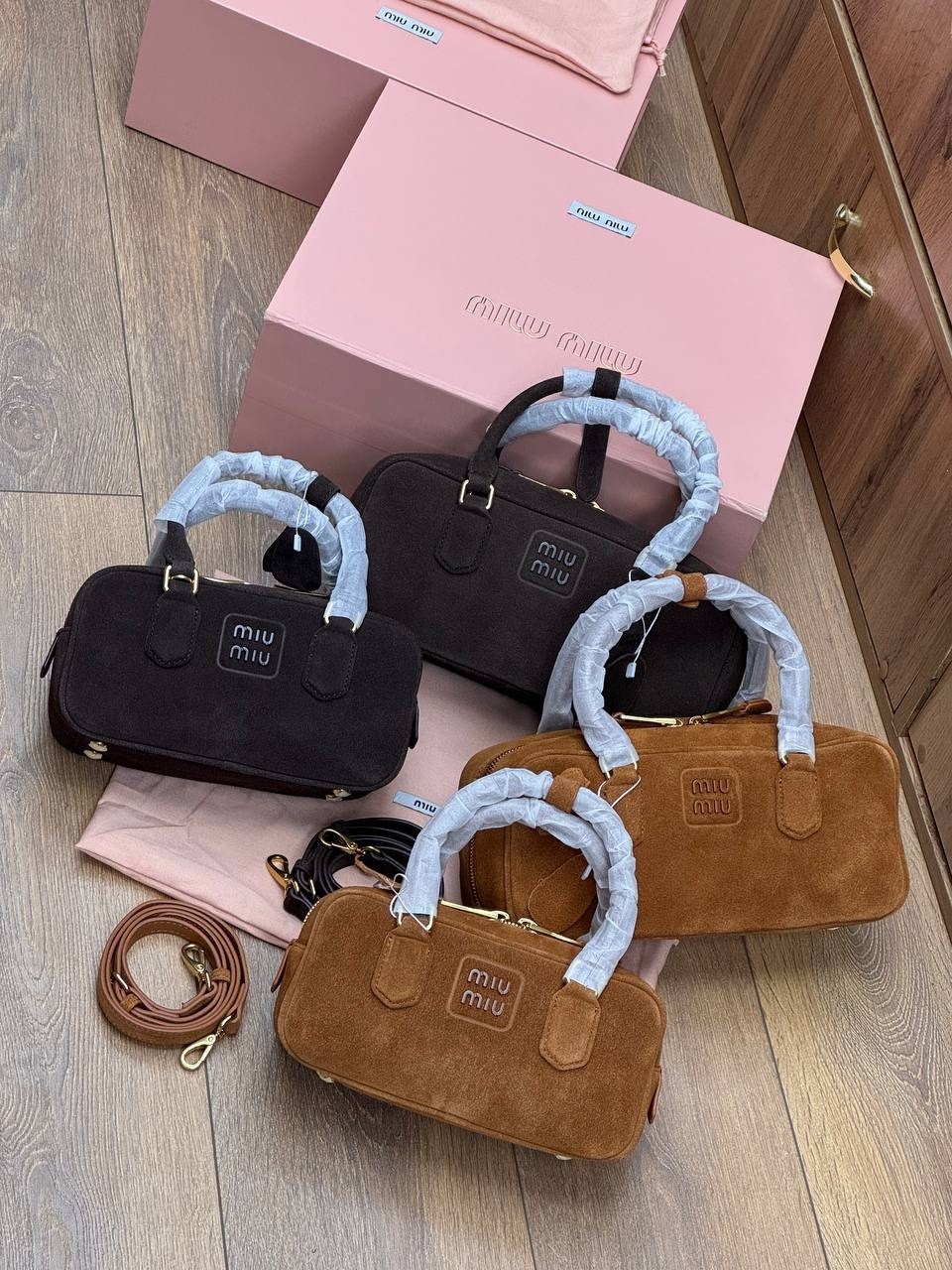 сумка в образе miu miu замша размер 28/14 см,замшевая сумка,сумка женская miu miu,сумка miu miu,женская замшевая сумка miu miu arcadie коричневая