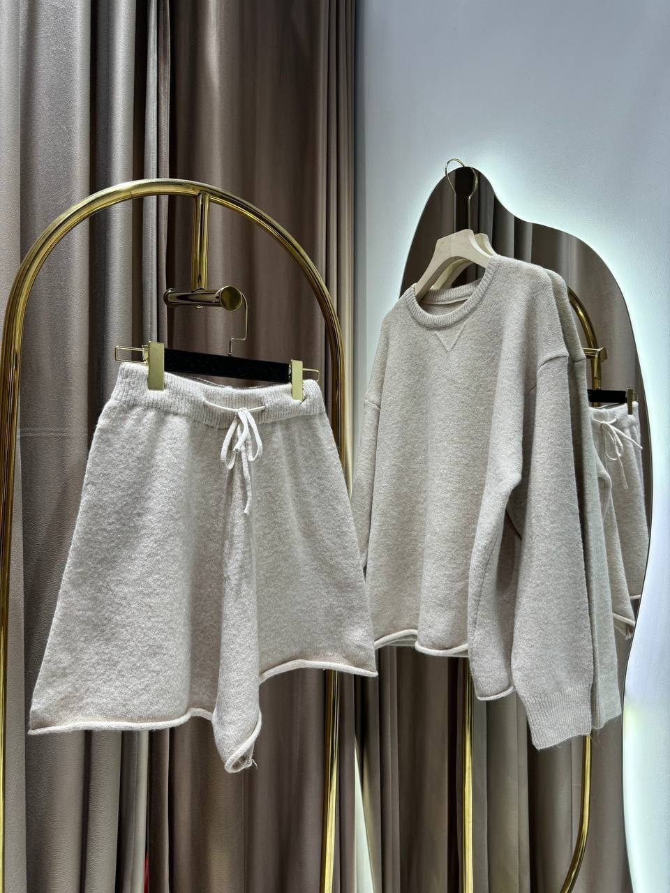 костюм с юбкой,трикотажные костюмы,трикотажный костюм с шортами,свитера женские