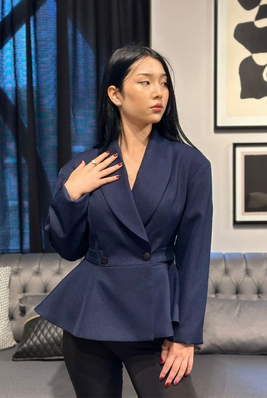 костюм с юбкой,пиджак женский белый,женские костюмы,пиджак-баска с акцентной талией