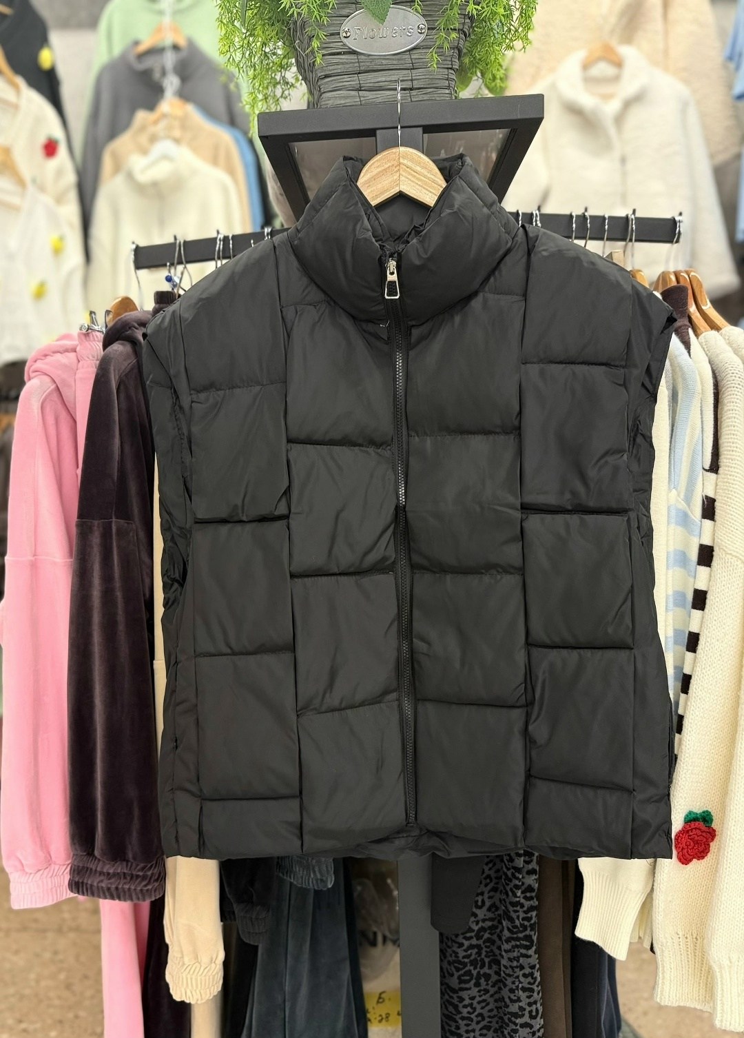 жилетка женская,женский жилет,теплый жилет,жилет,пуховой жилет