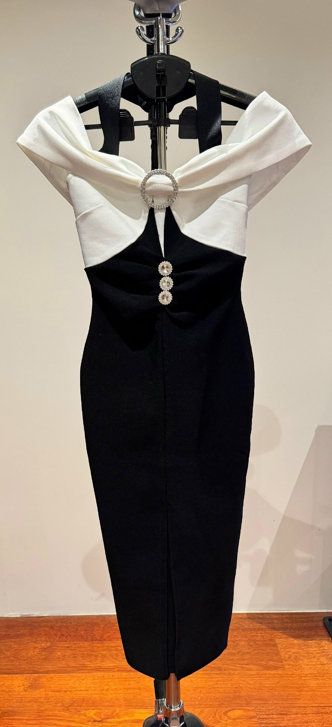 элегантное вечернее платье,элегантное платье,коктейльное платье,платье короткие,стильное платье