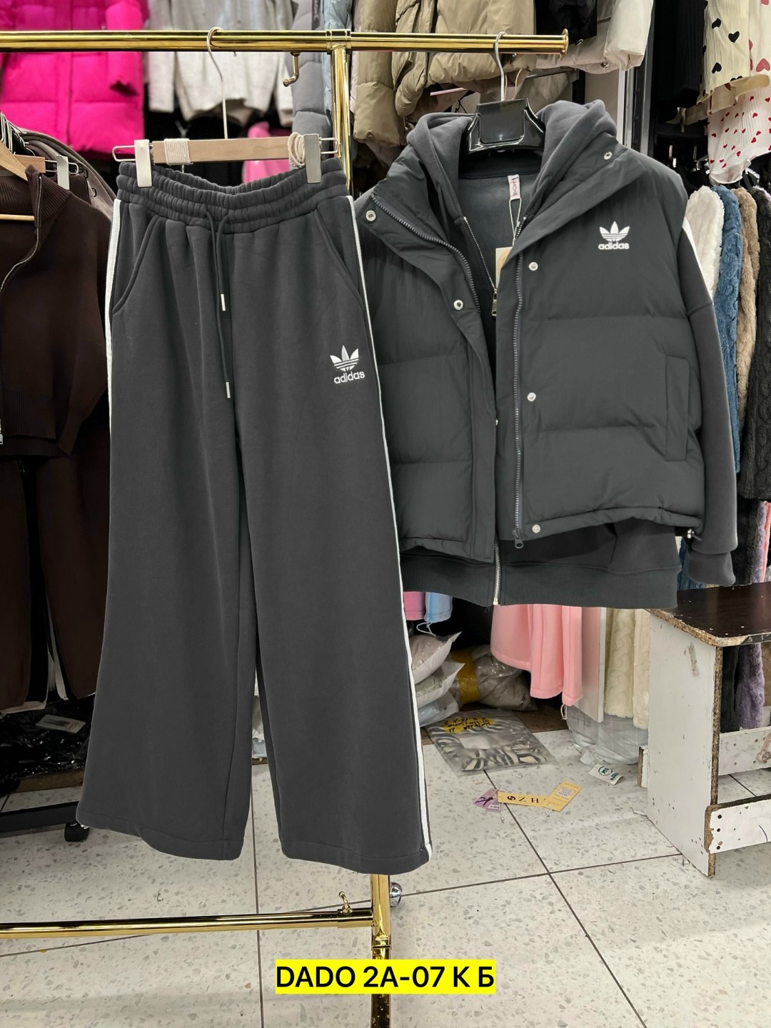 спортивный женский костюм тройка,спортивный костюм женский тройка balenciaga adidas,костюм спортивный женский balenciaga x adidas тройка,костюм спортивный женский,костюм на флисе