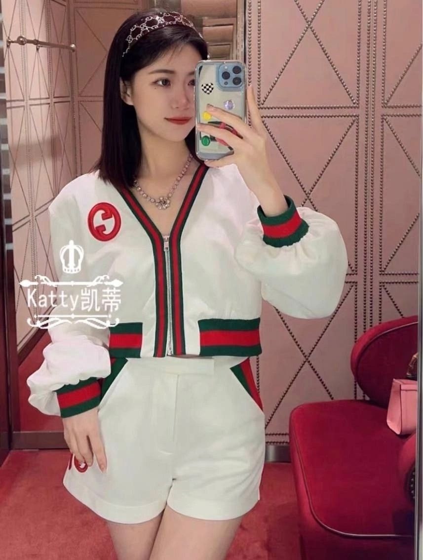 спортивный костюм gucci женский,костюм двойка гуччи,бомбер gucci,спортивный костюм gucci,гуччи костюм женский