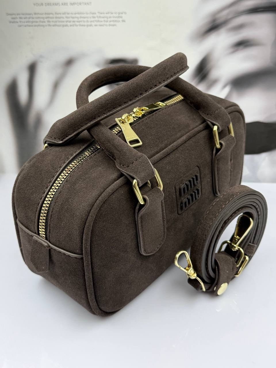 замшевая чёрная сумка miu miu 28x13 см,замшевая чёрная сумка miu miu 23x13 см,сумка miu miu женская на плечо замшевая,сумка замшевая miu miu,замшевая сумка