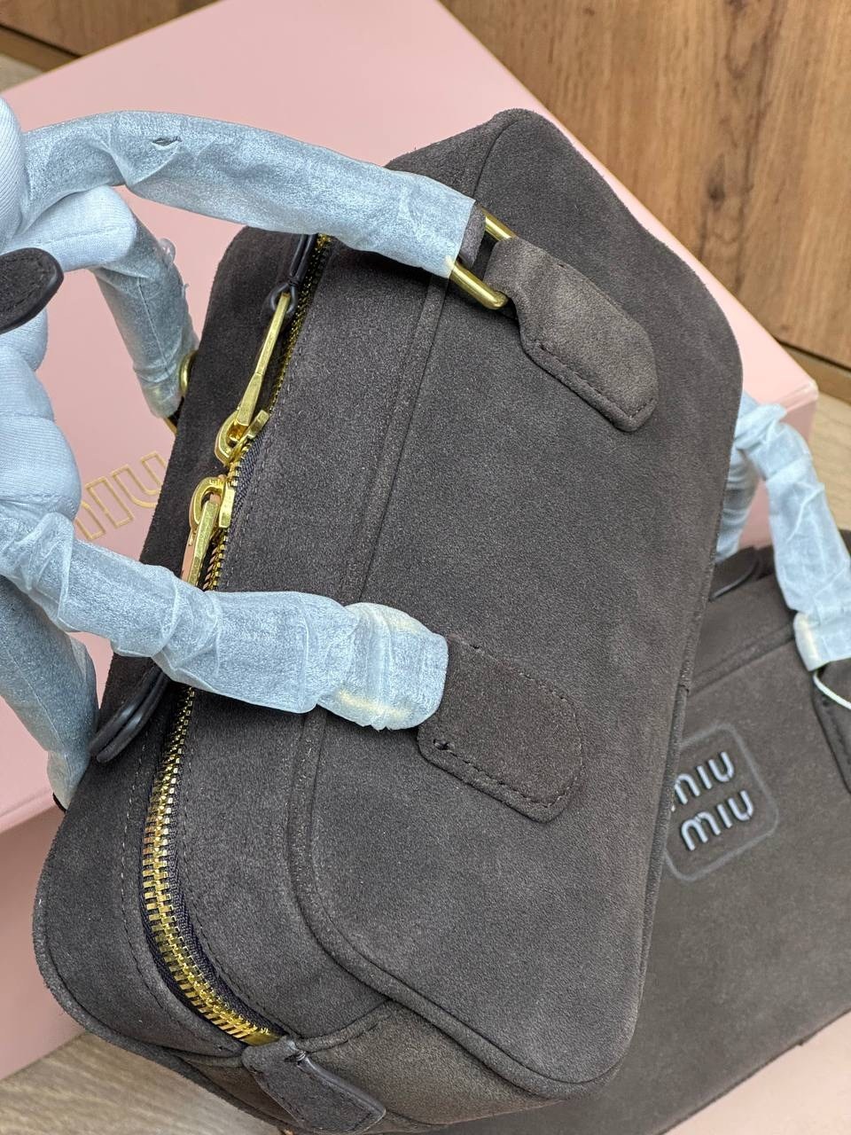 сумка в образе miu miu замша размер 28/14 см,замшевая сумка,сумка женская miu miu,сумка miu miu,женская замшевая сумка miu miu arcadie коричневая