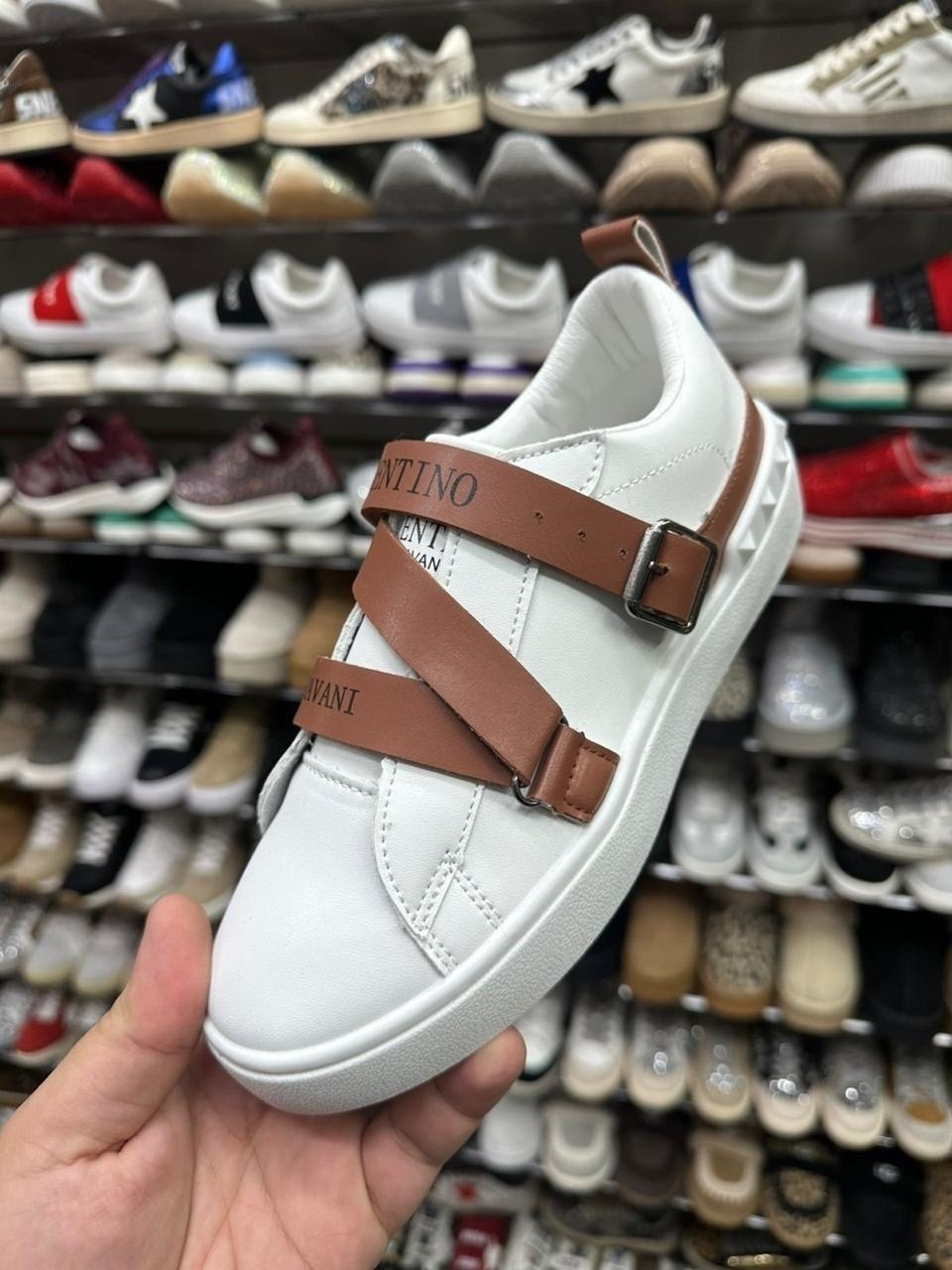 ,кеды valentino,valentino кроссовки,valentino garavani кроссовки,стильные кеды