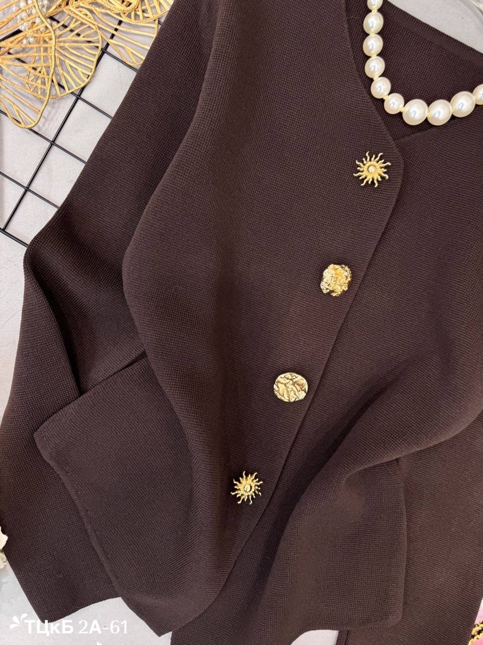 платье стиль,платье пиджак с золотыми пуговицами,пальто с золотыми пуговицами,костюм с золотыми пуговицами,трикотажное платье
