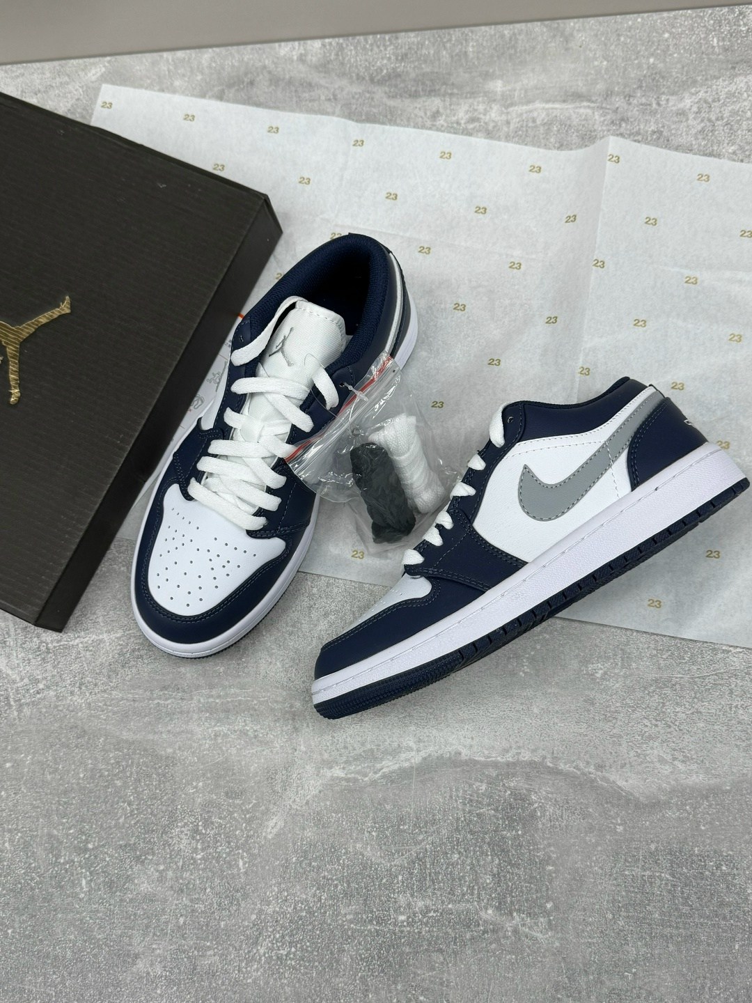 кроссовки nike air jordan 1 low 'concord',кроссовки nike air jordan 1 low лакированные,кроссовки nike air jordan 1 low,nike air jordan 1 low,кроссовки унисекс
