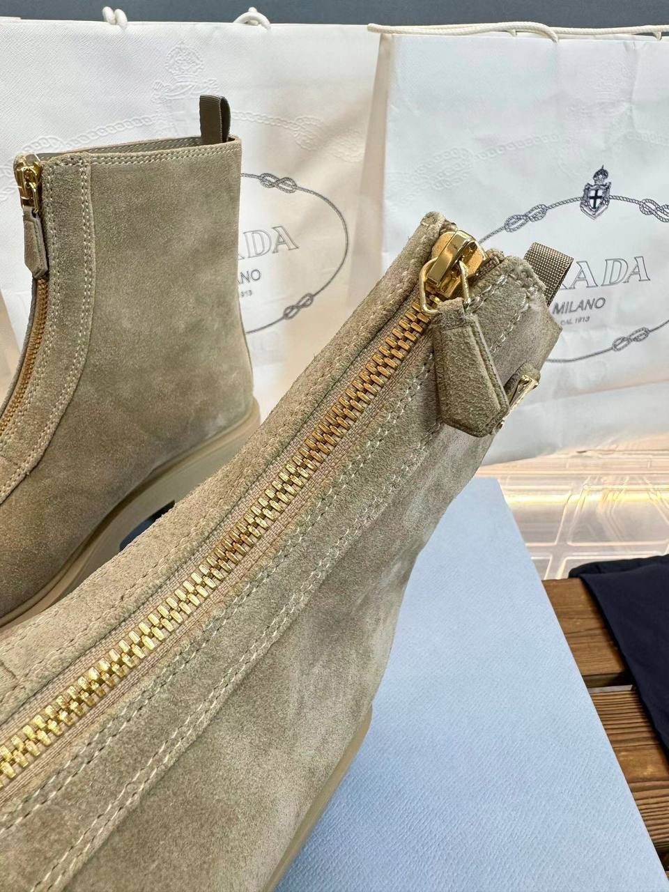 ,женские ботинки,ботинки,женские ботильоны prada,замшевые ботинки