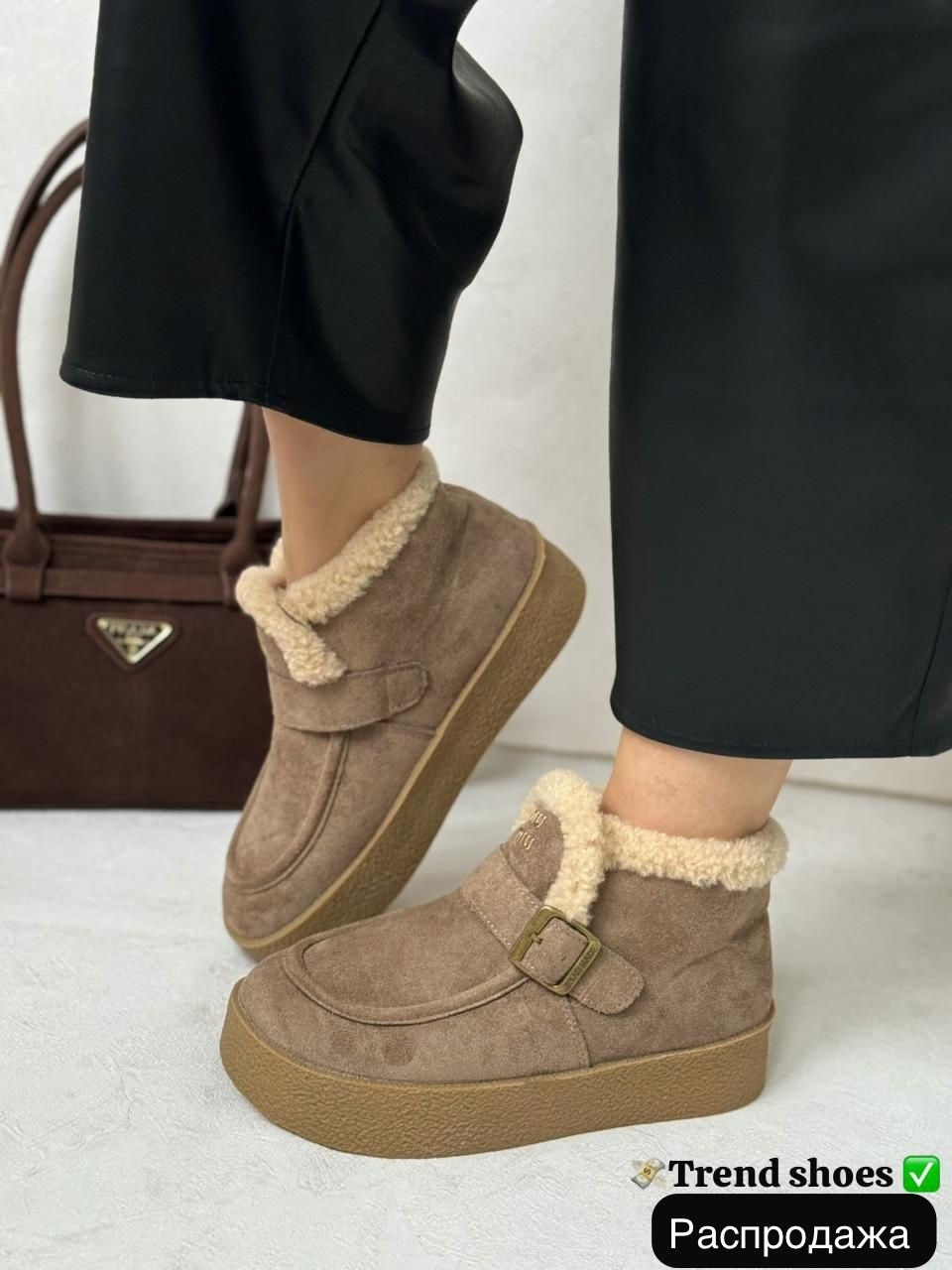 ,зимняя женская ,замшевые женские ботинки с мехом prada коричневые,замшевые женские ботинки с мехом prada бежевые,женские бежевые замшевые ботинки из овчины на шнуровке