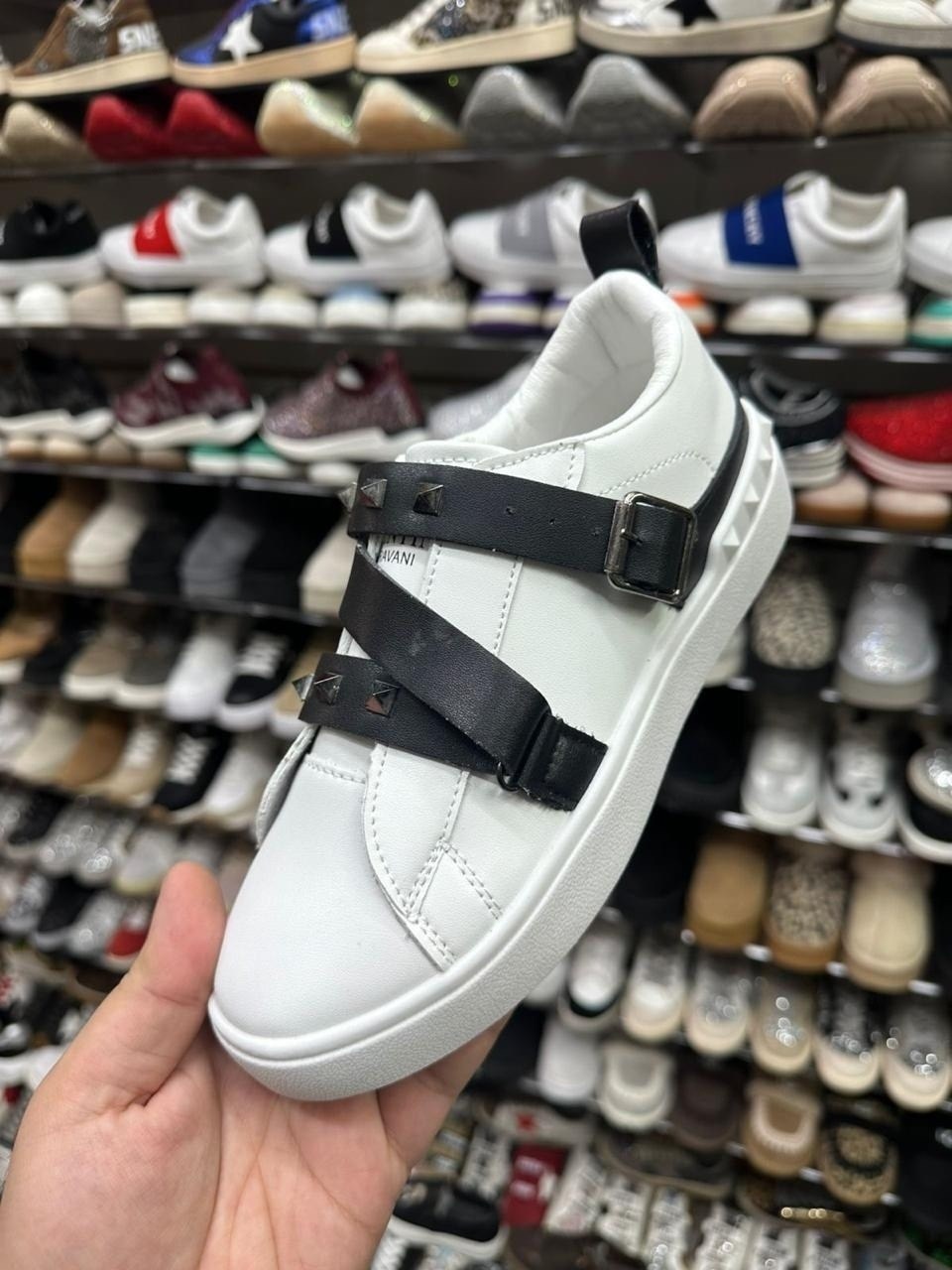 ,кеды valentino,valentino кроссовки,valentino garavani кроссовки,стильные кеды