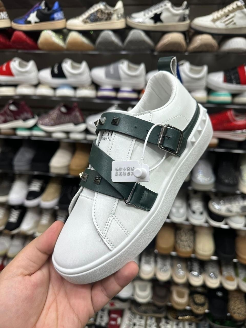 ,кеды valentino,valentino кроссовки,valentino garavani кроссовки,стильные кеды