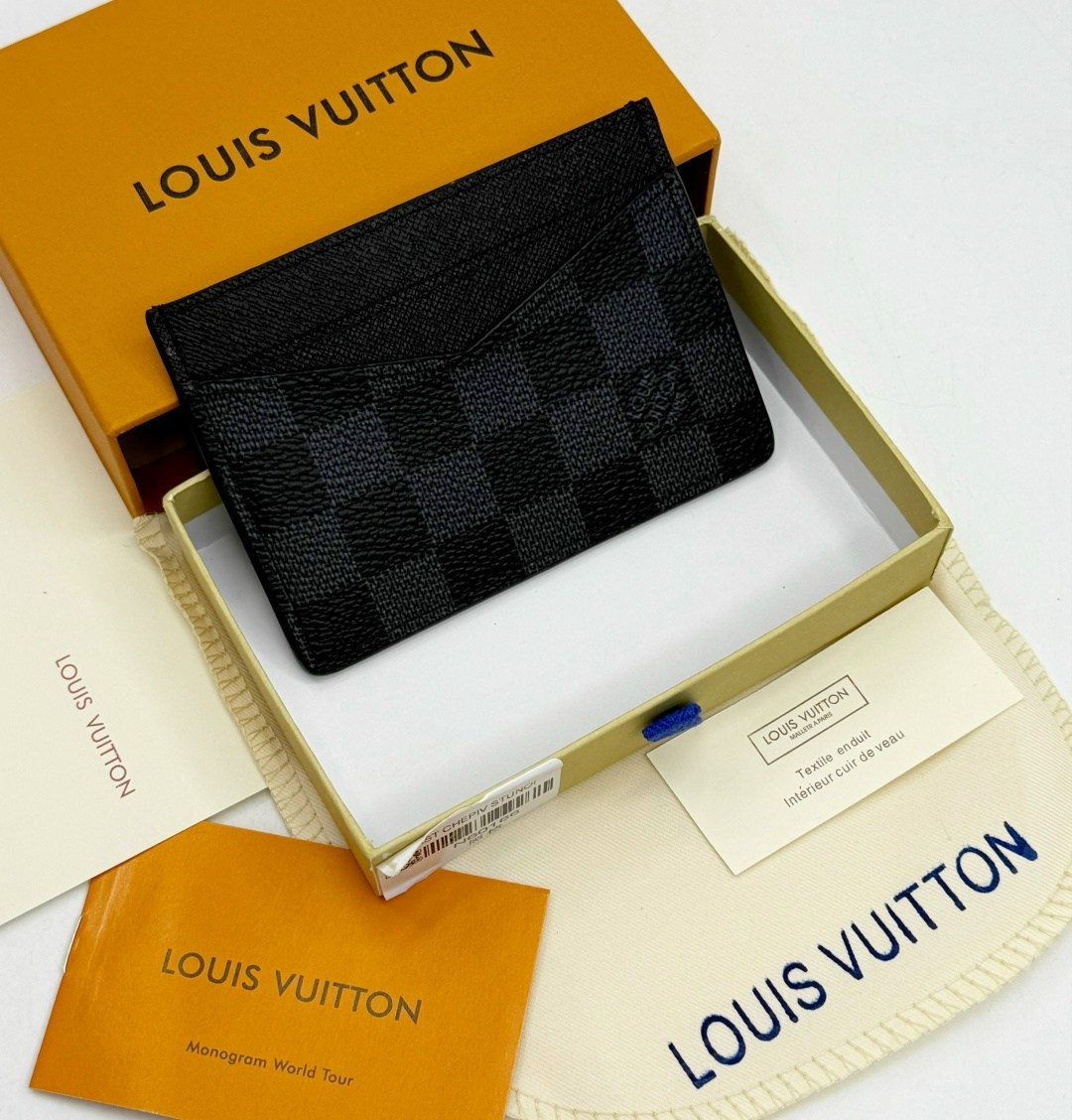 картхолдер louis vuitton,визитница луи виттон мужская,визитница картхолдер louis vuitton,louis vuitton визитница,обложка для паспорта louis vuitton