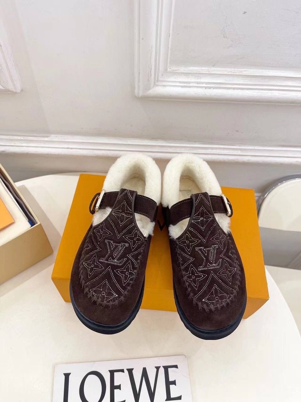 женские замшевые ботинки louis vuitton colorado comfort на меху черные,женские лоферы louis vuitton,женские замшевые ботинки louis vuitton colorado comfort на меху бежевые,ботинки louis vuitton,туфли