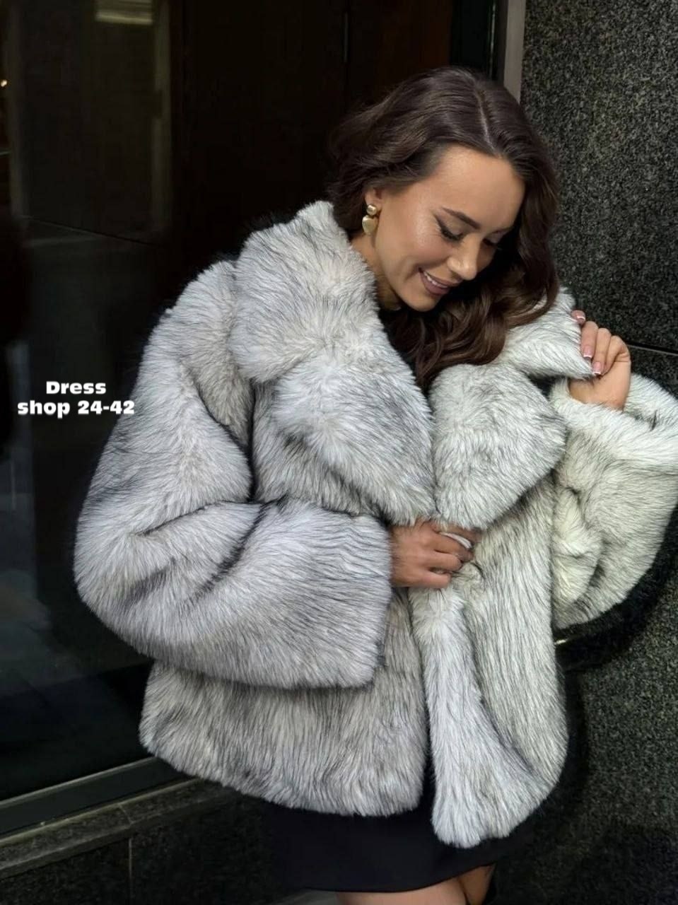 короткая шуба из чернобурой лисы,шуба из чернобурой лисы,шуба из меха чернобурки без воротника,шубы,шуба песец