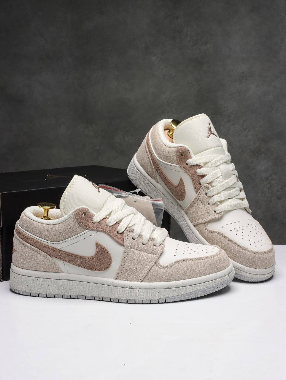 кроссовки air jordan 1 low,air jordan 1 low se craft inside out taupe haze,женские кроссовки air jordan 1 low,air jordan 1 low grey,air jordan 1 low se craft 'inside out'