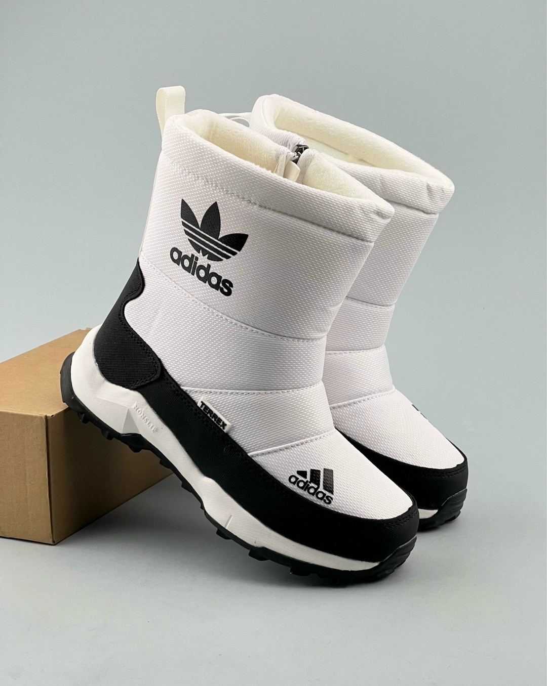 дутики adidas зимние непромокаемые,дутики высокие сапоги на меху женские adidas,дутики adidas,зимние сапоги adidas,дутыши адидас