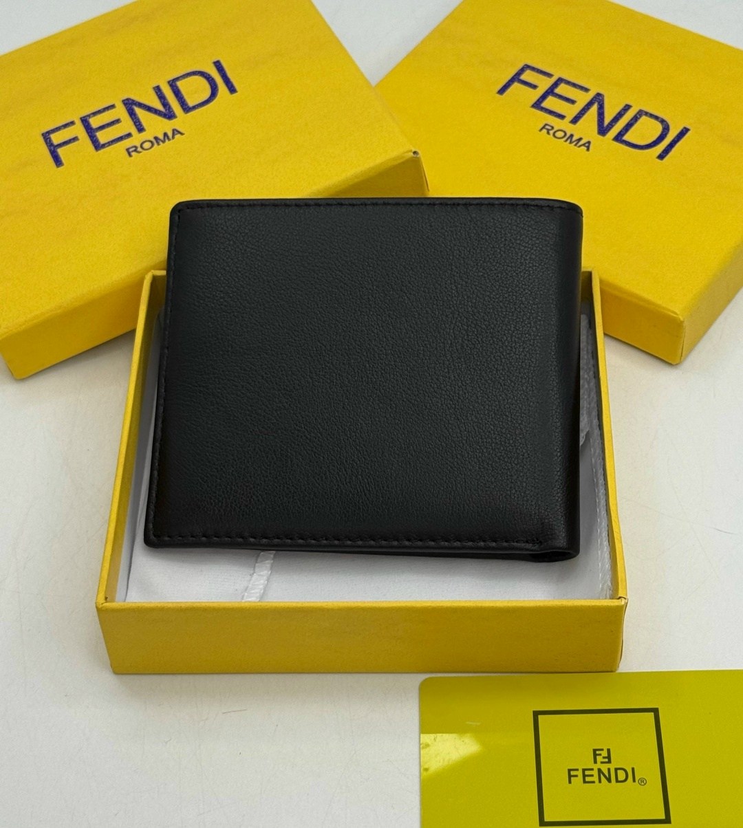 fendi кошелек,кошелек фенди с глазами,кошелек карманный,дизайнерский кошелек,кожаные кошельки