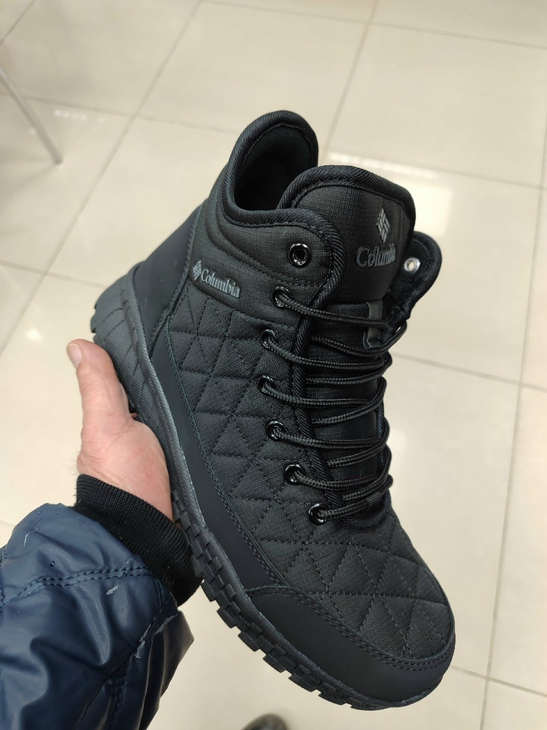 кроссовки зимние columbia высокие мужские чёрные,ботинки зимние columbia,кроссовки зимние columbia мужские fairbanks,кроссовки зимние коламбия высокие мужские,зимние кроссовки columbia мужские чёрные