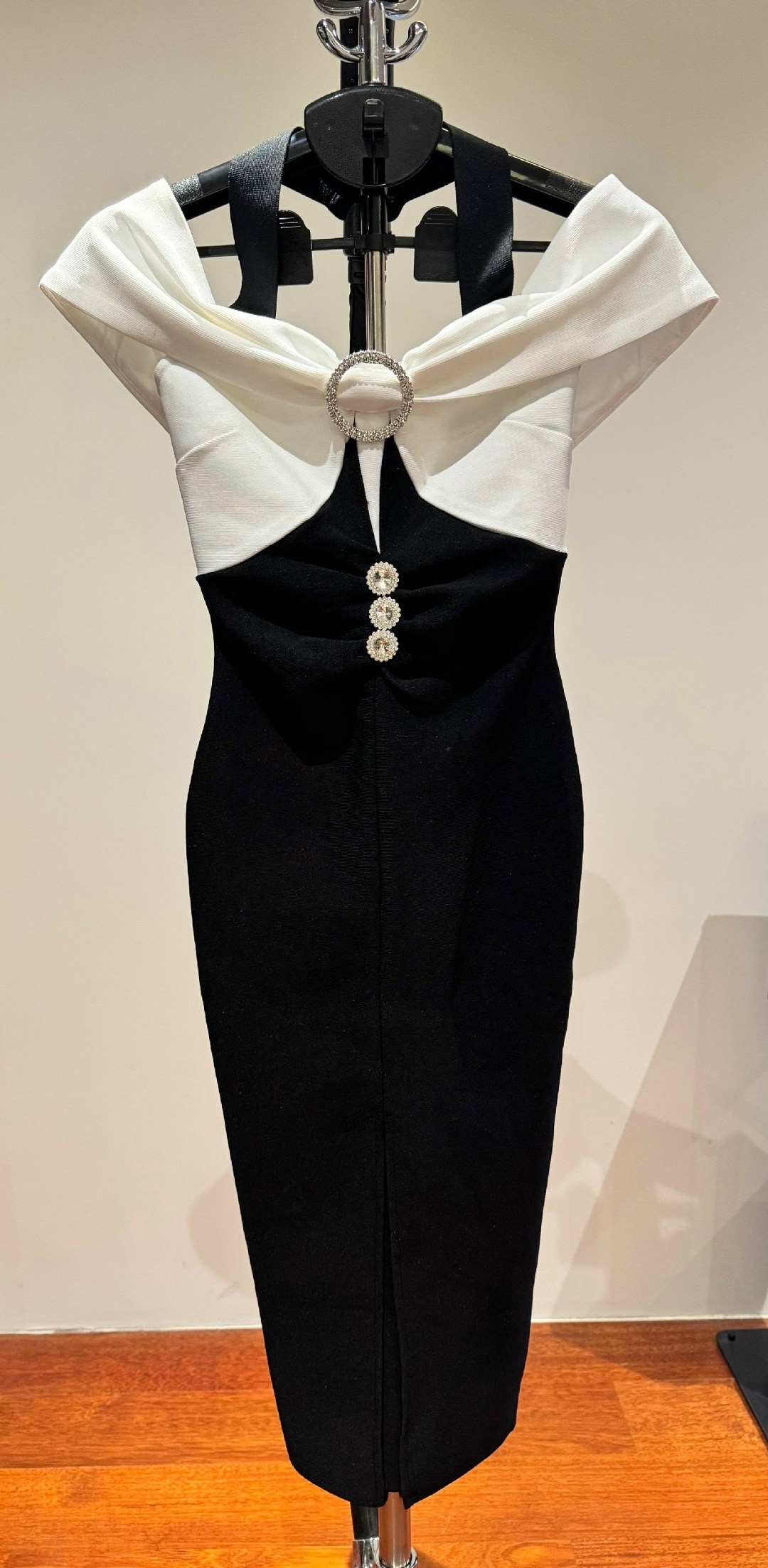 элегантное вечернее платье,элегантное платье,коктейльное платье,платье короткие,стильное платье