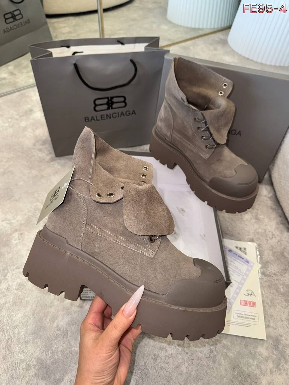 ,ботинки осенние balenciaga,ботинки осенние balenciaga premium shoes цвет серый гранит,ботинки челси balenciaga,женские ботинки