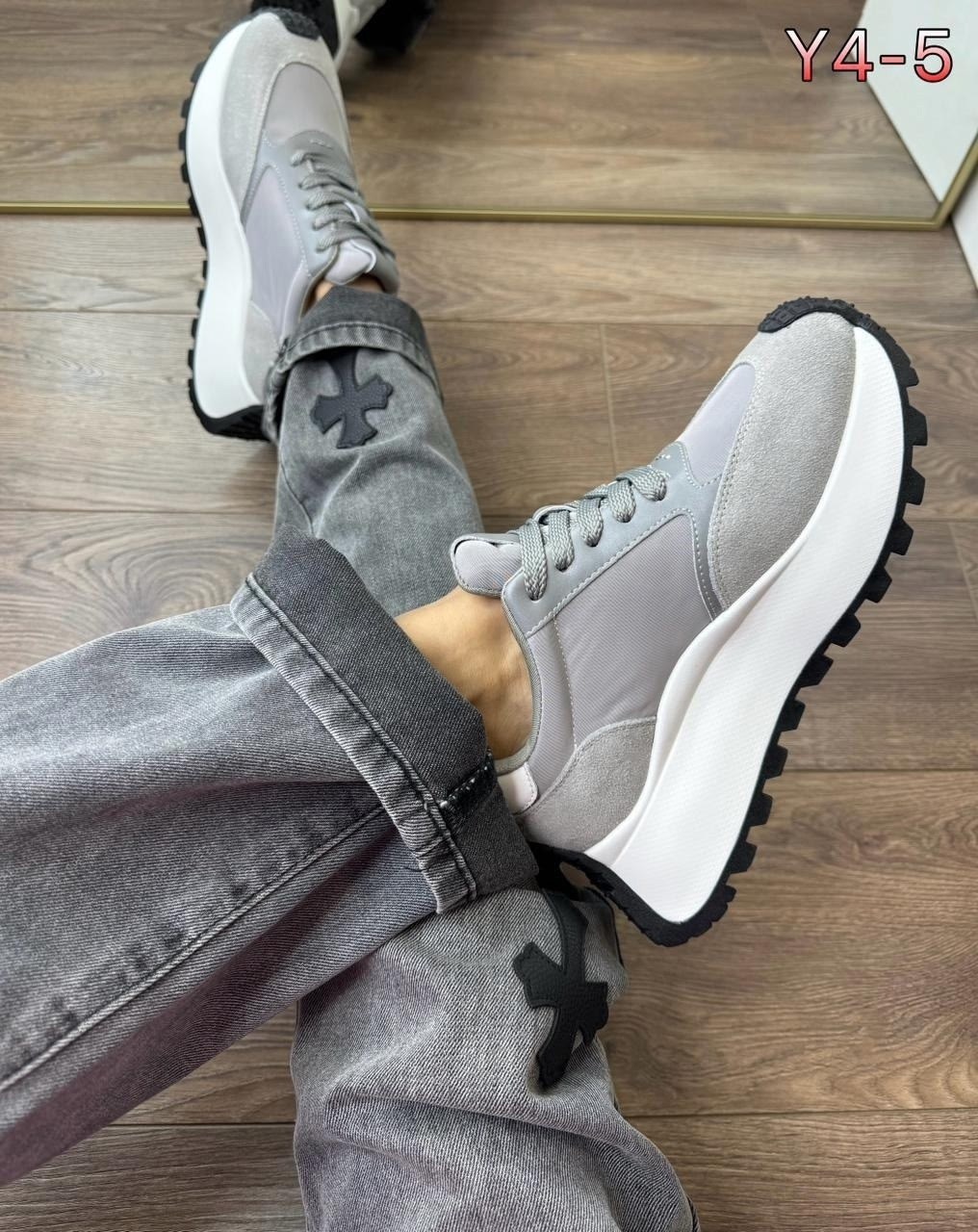 кроссовки женскиe,,кроссовки женские модные,стильные кроссовки,кроссовки из натуральной замши