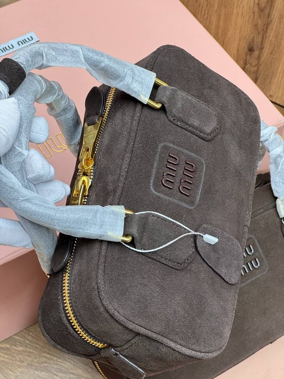 сумка в образе miu miu замша размер 28/14 см,замшевая сумка,сумка женская miu miu,сумка miu miu,женская замшевая сумка miu miu arcadie коричневая