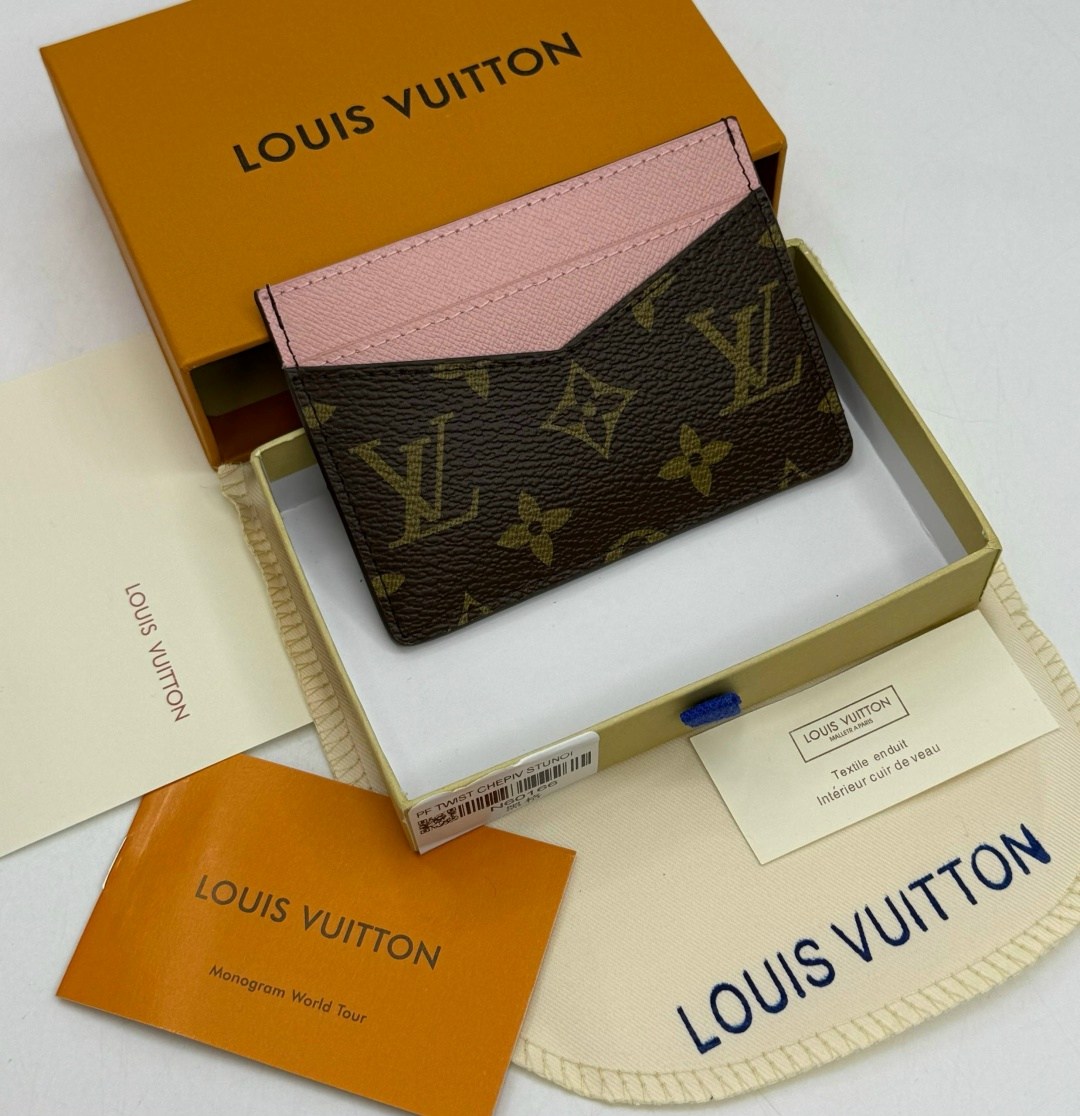 картхолдер louis vuitton,визитница луи виттон мужская,визитница картхолдер louis vuitton,louis vuitton визитница,обложка для паспорта louis vuitton
