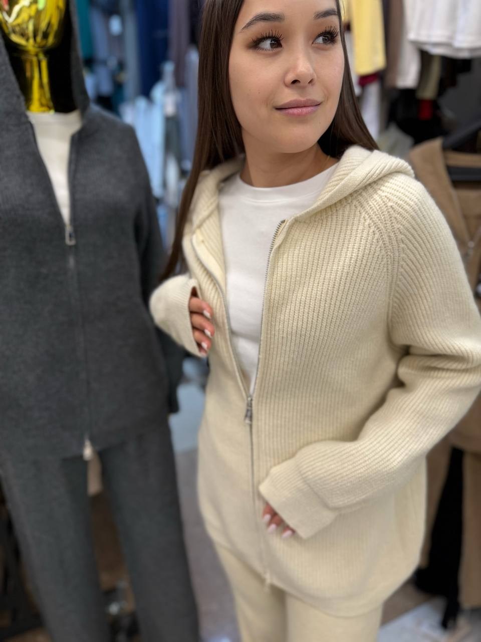 костюм loro piana,трикотажный костюм,вязаные костюмы,кашемировый костюм loro piana,женские костюмы