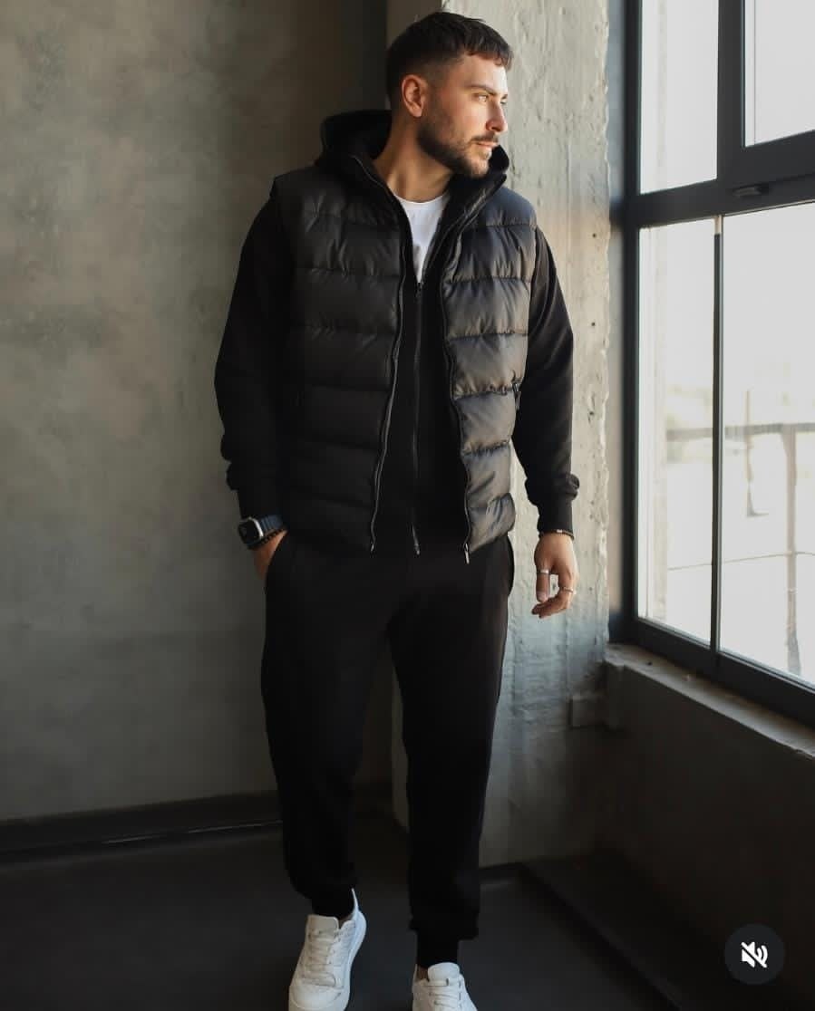 мужской спортивный костюм с жилеткой на синтепоне,спортивный костюм с жилеткой мужской,тройка костюм спортивный с жилеткой мужской,спортивный костюм тройка с жилеткой,мужская жилетка