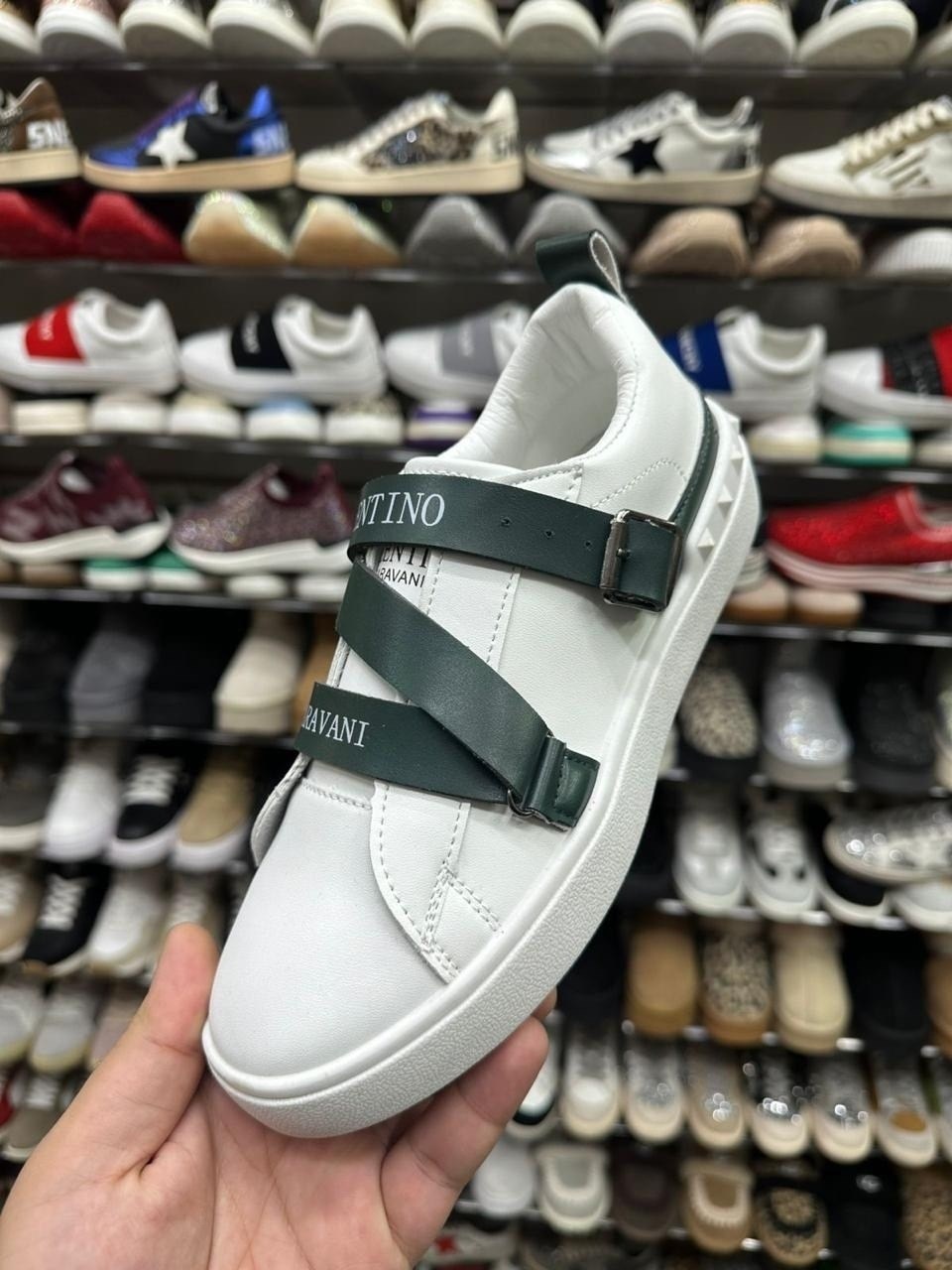 ,кеды valentino,valentino кроссовки,valentino garavani кроссовки,стильные кеды