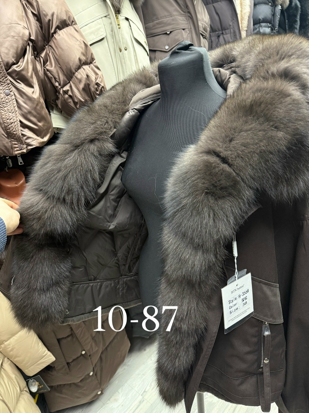 парка с натуральным мехом,женская парка с натуральным мехом,парка с мехом,парки с мехом песца,зимняя парка с натуральным мехом