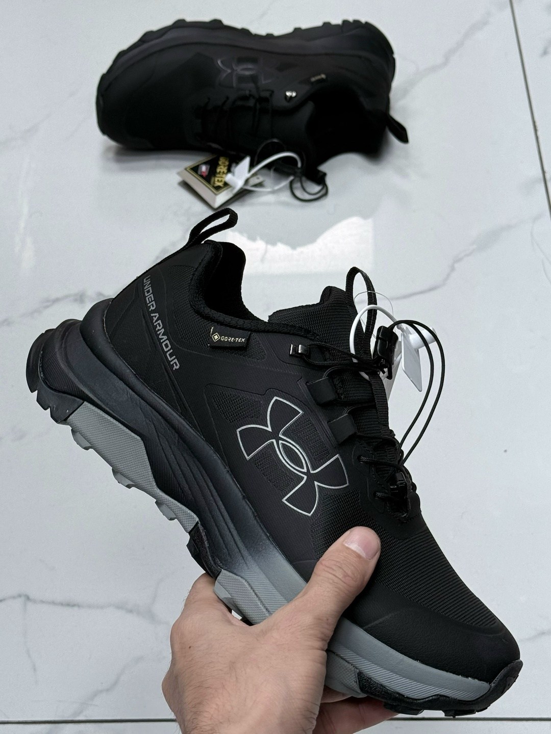 кроссовки,женские кроссовки,треккинговые кроссовки,мужские кроссовки,оригинальные кроссовки