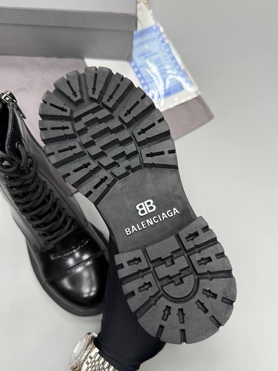 женские кожаные высокие ботинки balenciaga tractor черного цвета,ботинки balenciaga,ботинки balenciaga арт. 500572,ботинки balenciaga strike черные,сапоги balenciaga