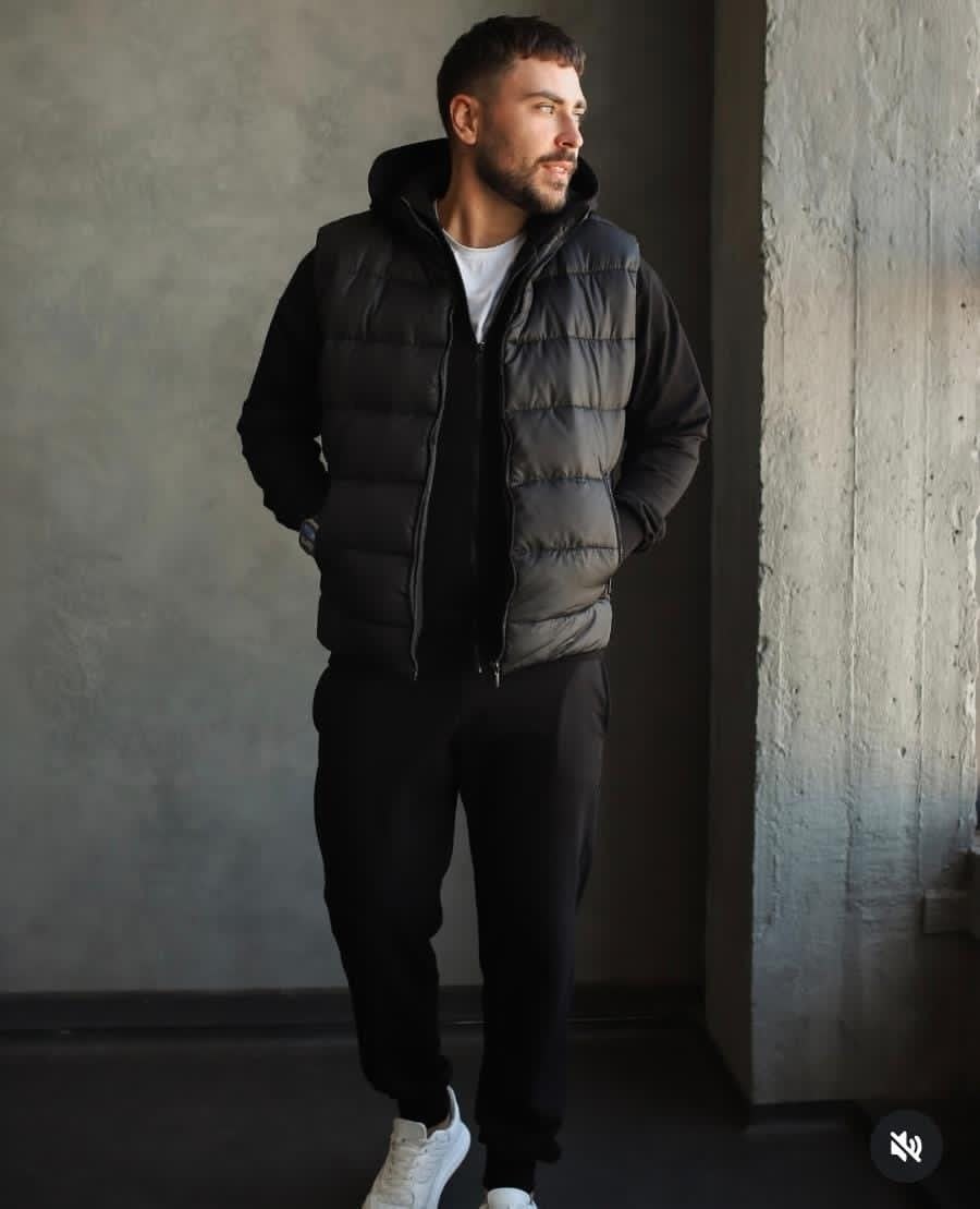 мужской спортивный костюм с жилеткой на синтепоне,спортивный костюм с жилеткой мужской,тройка костюм спортивный с жилеткой мужской,спортивный костюм тройка с жилеткой,мужская жилетка