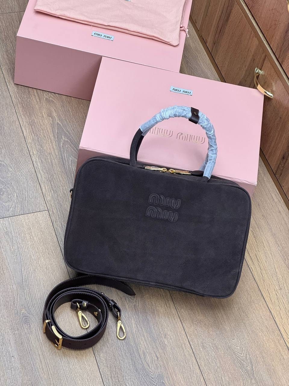 сумка в образе miu miu замша 30 х 20 х 12 см,сумка miu miu,miu miu замшевая сумка premium 34x22x10 см,сумка женская miu miu,сумка miu miu замшевая коричневая