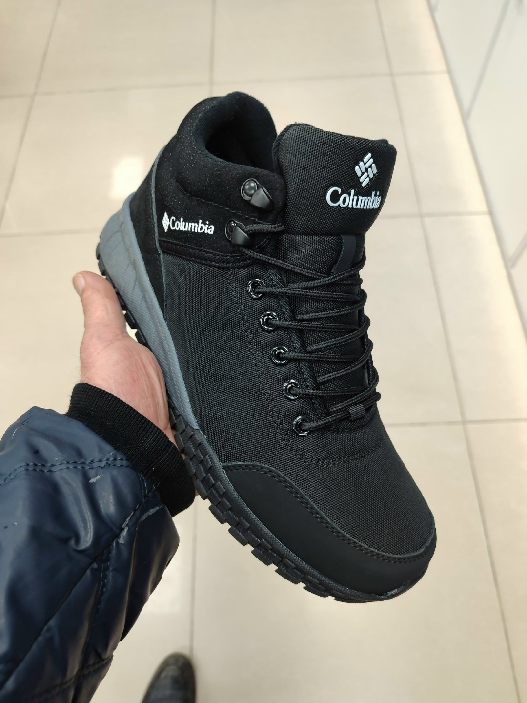 кроссовки зимние columbia высокие мужские чёрные,ботинки зимние columbia,кроссовки зимние columbia мужские fairbanks,кроссовки зимние коламбия высокие мужские,зимние кроссовки columbia мужские чёрные