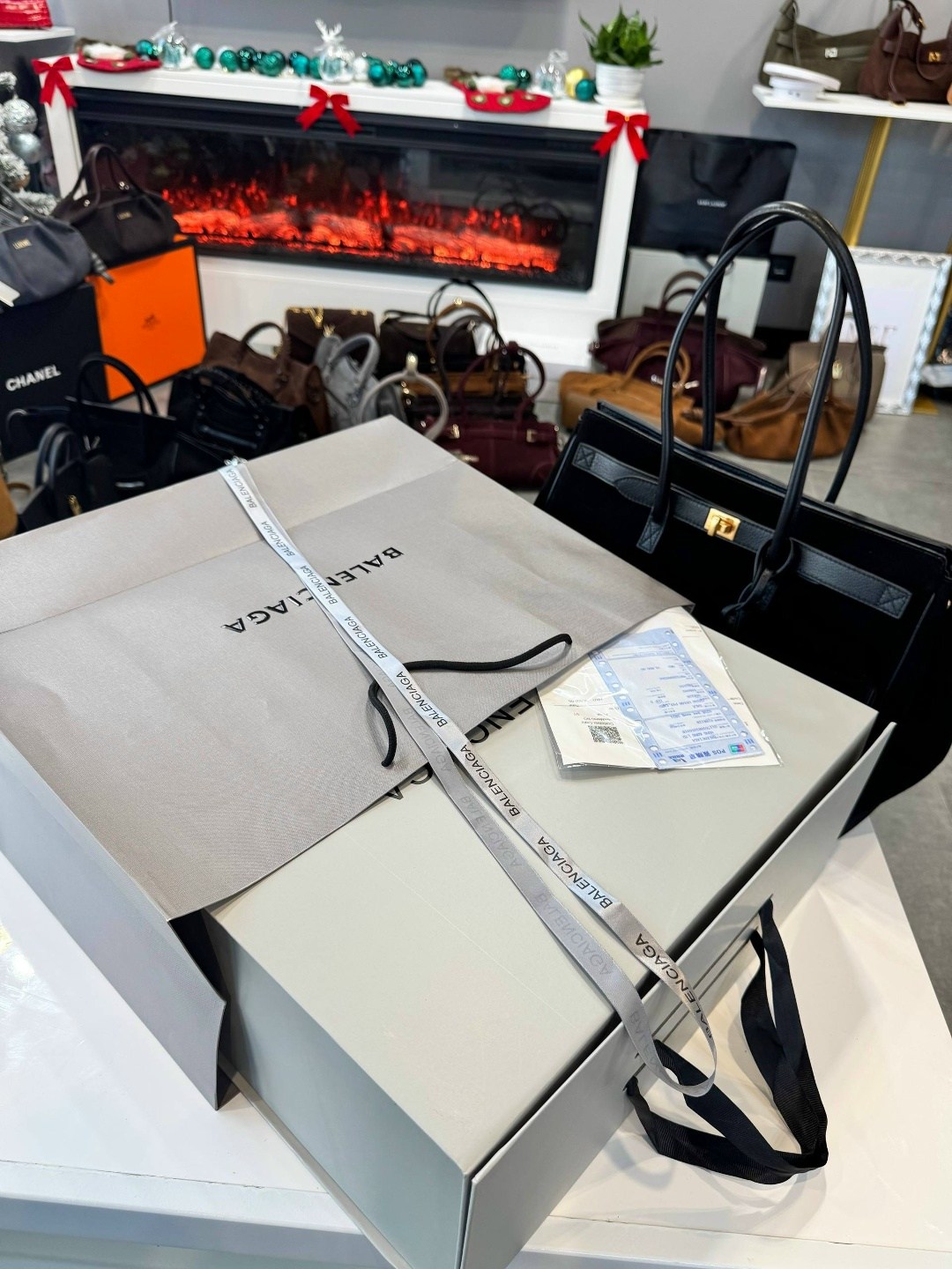 сумка fendi peekaboo замшевая,сумка женская,сумка,сумки женские модные,замшевая сумка в стиле hermes birkin