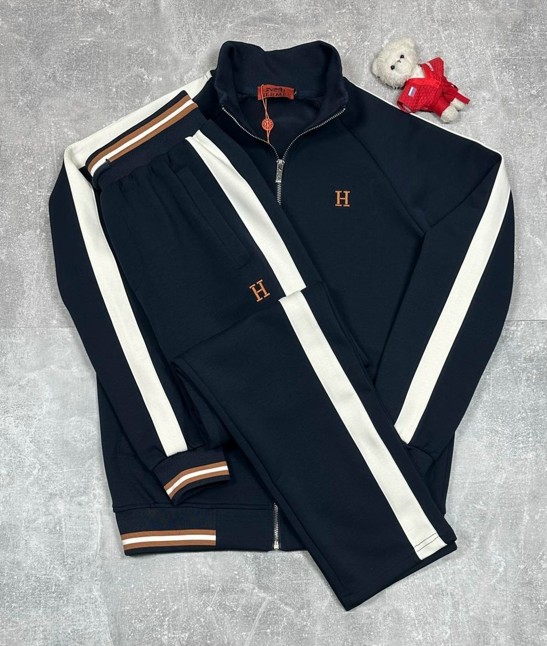 спортивный костюм hermes,спортивные мужские костюмы хермес,спортивный костюм,спортивный костюм мужской hermes,мужской спортивный костюм